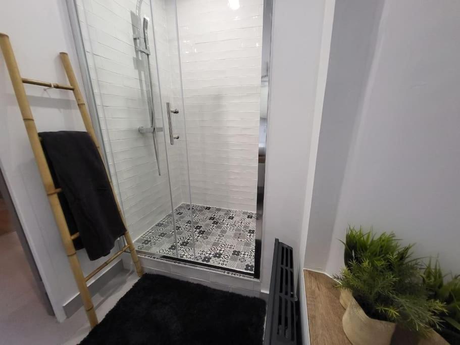 O Bon'Endroit - Appartement Confort - Centre Ville Vienne  Exterior foto